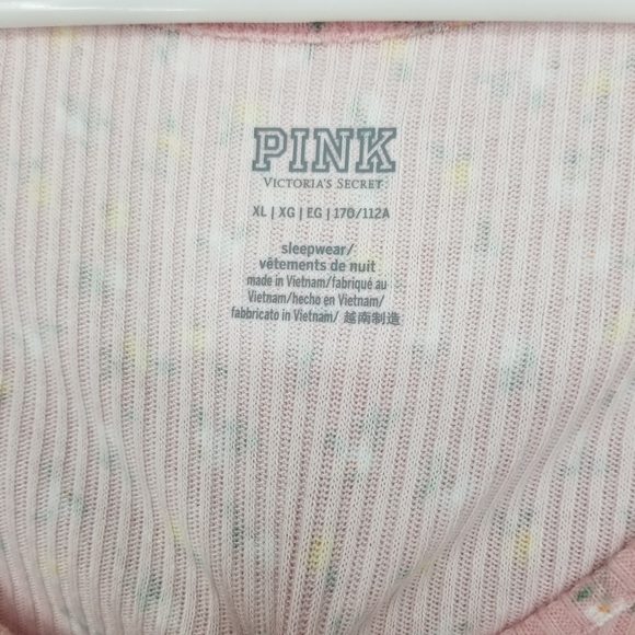 VS PINK Cozy Sleepwear Long Sleeve Scoop Neck Ruffle Hem Ribbed Tee Mini Flower - Picture 3 of 6